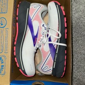 Brooks Ghost 14 running shoes